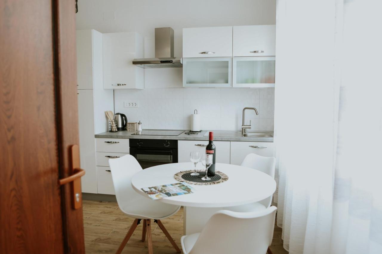 Apartman Nikola Госпич Экстерьер фото